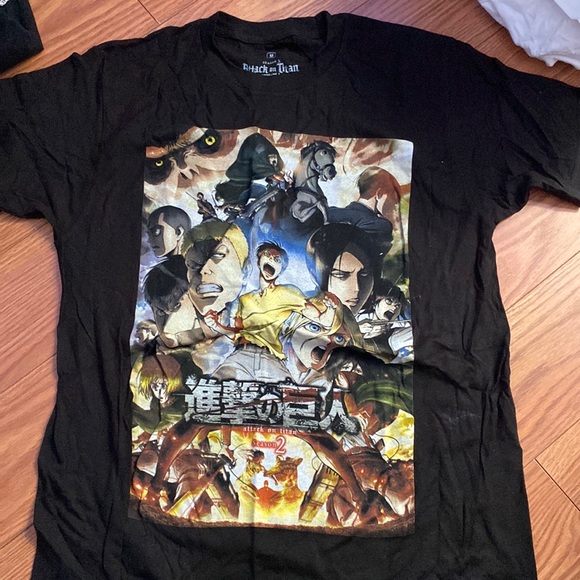 Attack On Titan T-shirt - Picture 1 of 2